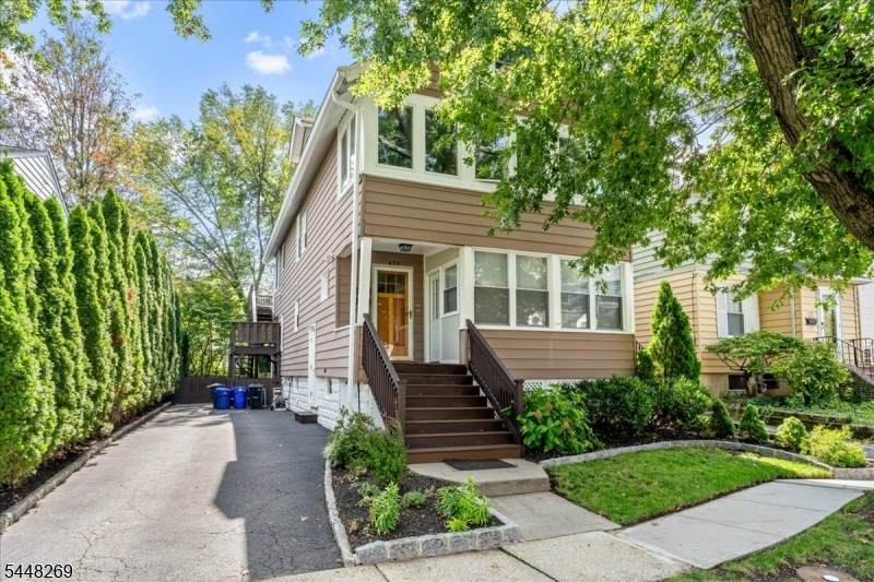 677 Willow Ave - Photo 1
