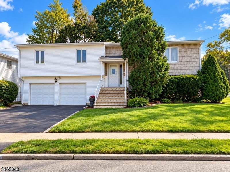 2452 Steuben St - Photo 1