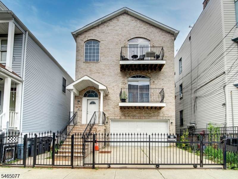 114 2nd St - Photo 1