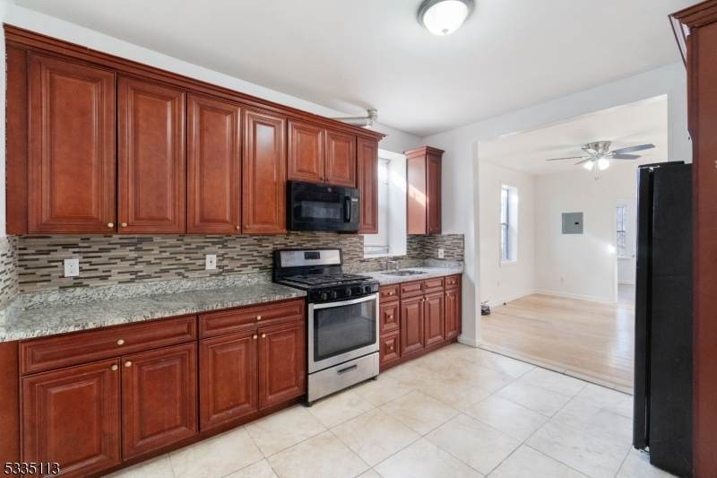 30 Grace St - Photo 1