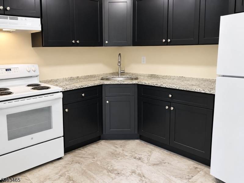 https://bt-photos.global.ssl.fastly.net/gsmls/orig_boomver_1_4056718-2.jpg