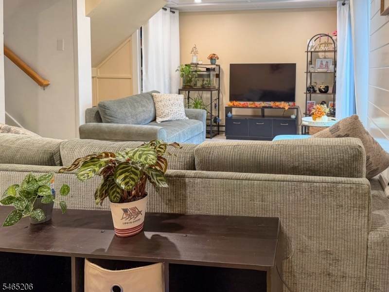 7 Village Way - Photo 1