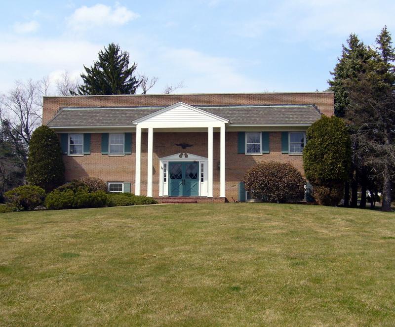744 Mountain Blvd - Photo 1