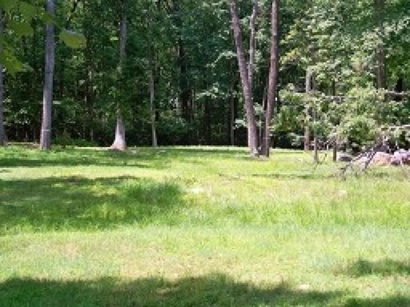 471 Laurel Ln - Photo 1