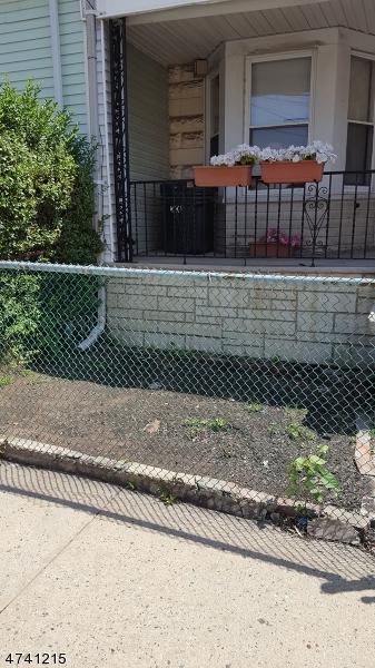 20 Willoughby - Photo 1