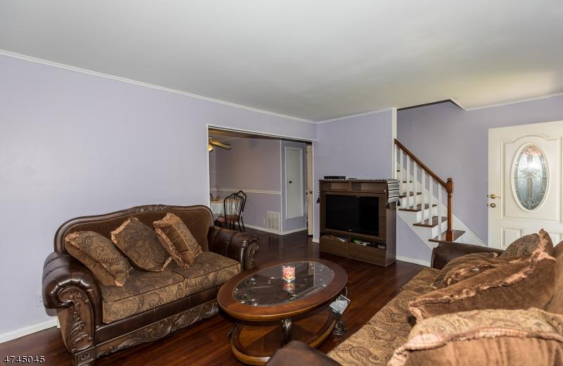 1746 Wolbert Ter - Photo 1