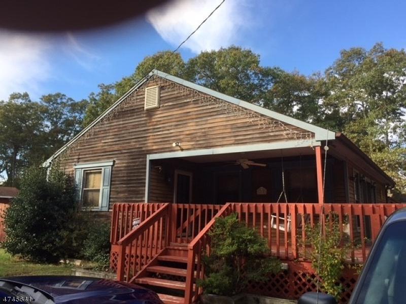 415 Redwood Ave - Photo 1