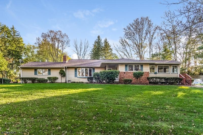 8 Hillsborough Rd - Photo 1