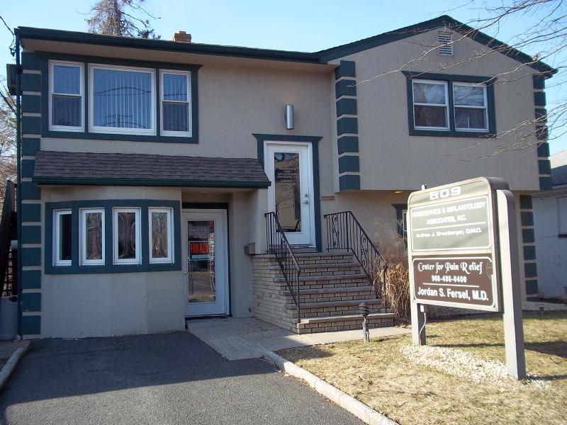 809 N Wood Ave - Photo 1