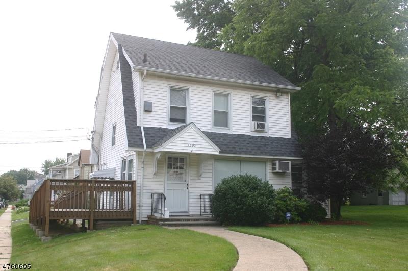 2092 Morris Ave - Photo 1