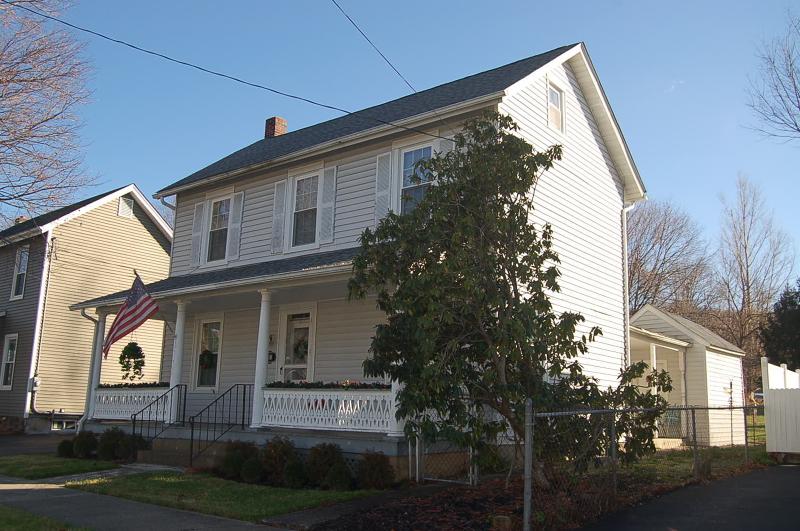 79 Main St - Photo 1