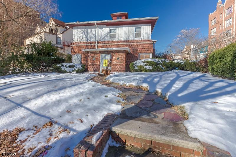 561 Elizabeth Ave - Photo 1
