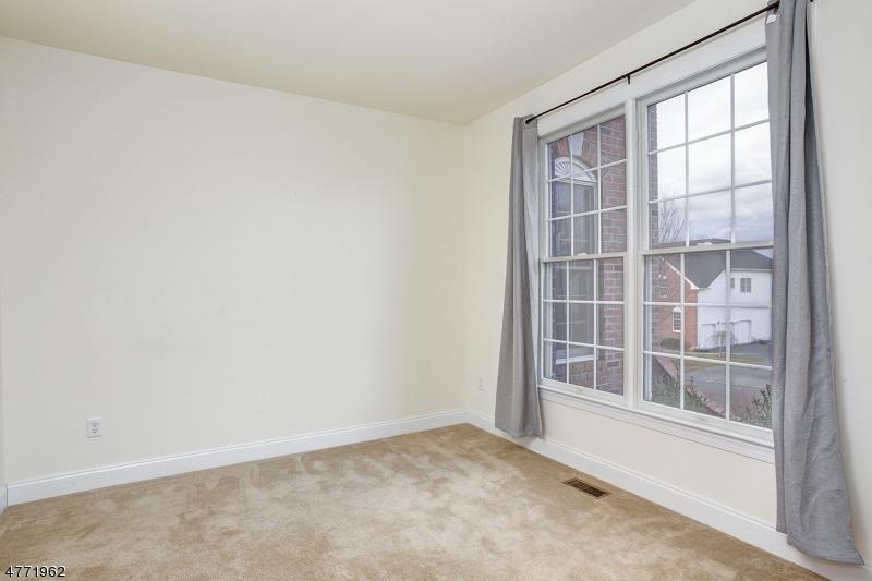 82 Albert Dr - Photo 1