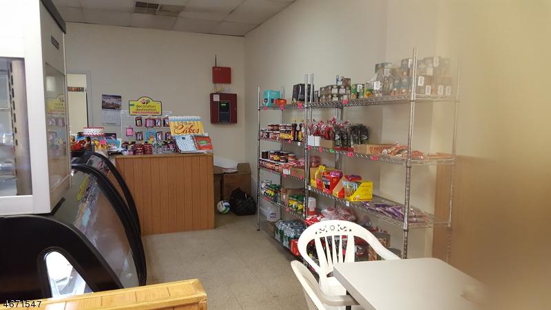 9 Smith Ave - Photo 1