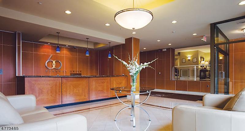 60 Parkway Dr E - Photo 1
