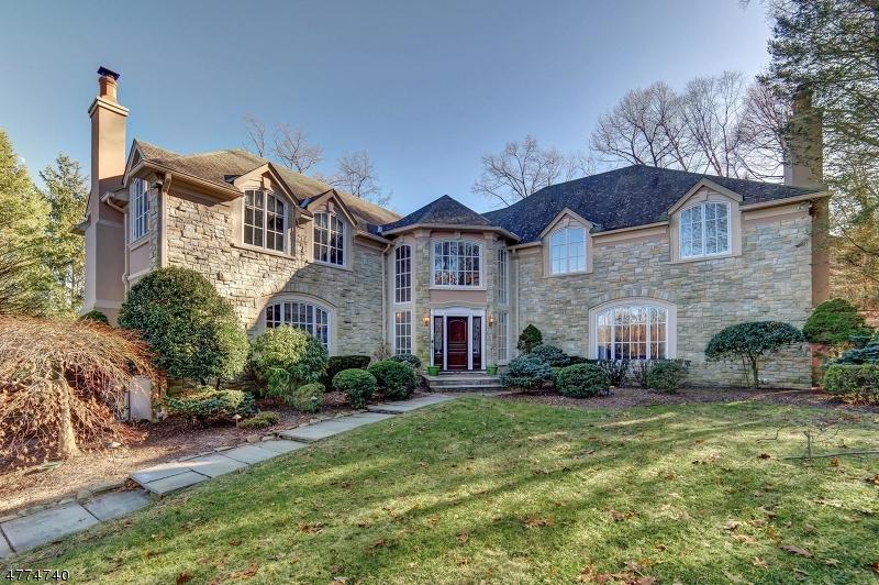 45 Hampshire Rd - Photo 1
