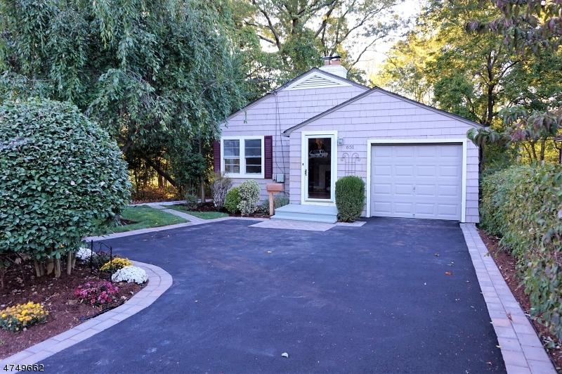 651 Valley St - Photo 1
