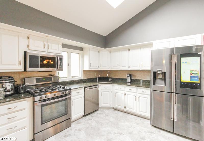 74 Lockwood Pl - Photo 1