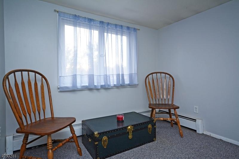 832 W 2nd St - Photo 1