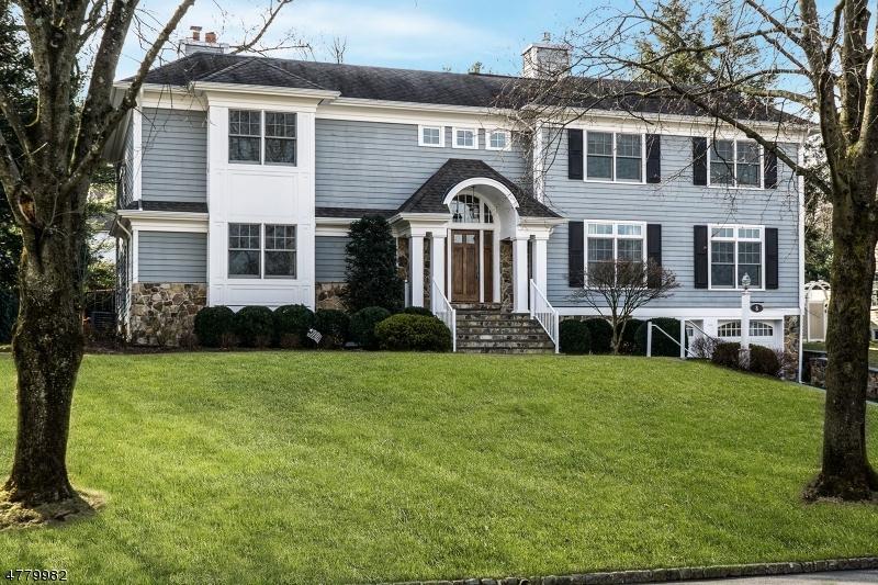 8 Runnymede Rd - Photo 1