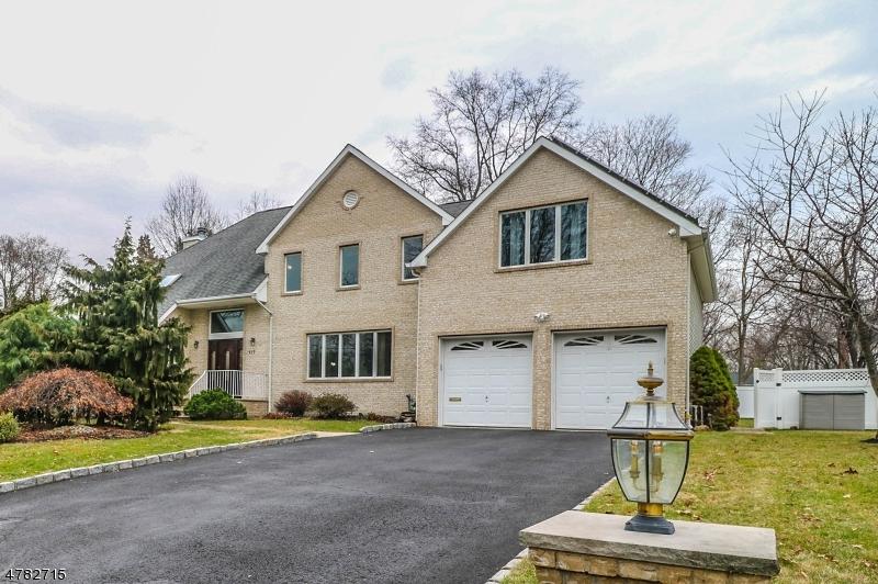 117 Thomas Drive - Photo 1