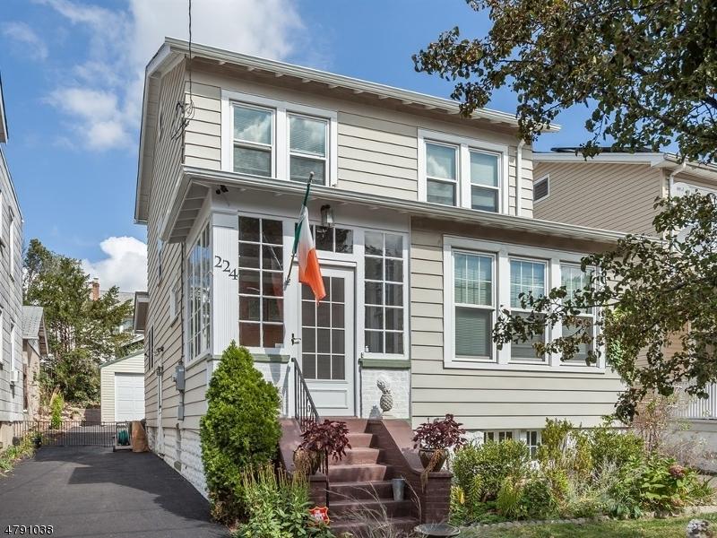 224 Laurel Ave - Photo 1