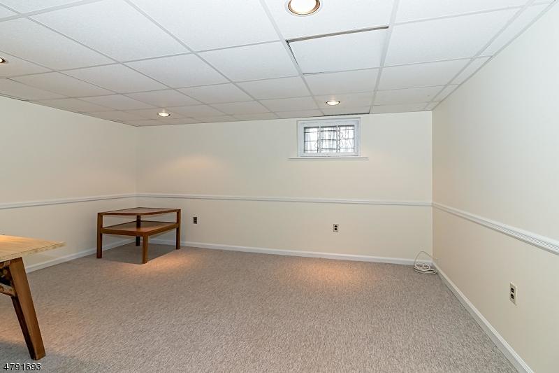 2629 Crest Ln - Photo 1