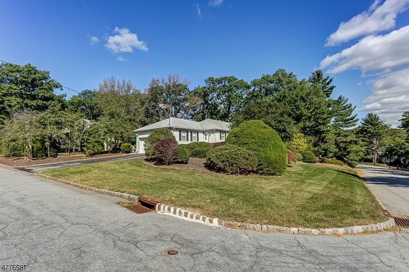 20 Powell Dr - Photo 1
