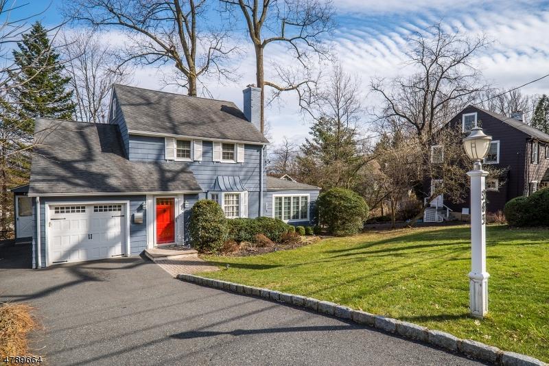 565 Highland Ave - Photo 1