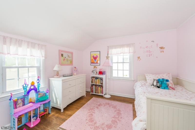 36 Greenwood Ave - Photo 1