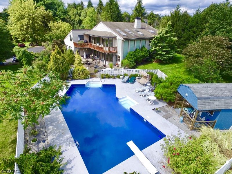 11 Bristol Ct - Photo 1