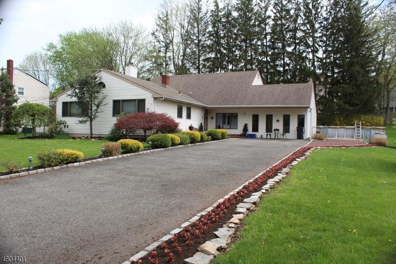 325 Willow Way - Photo 1