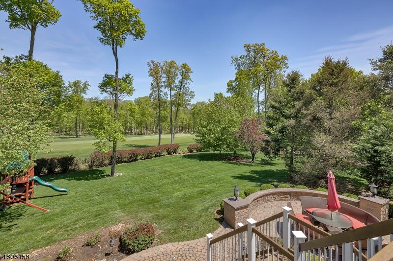 23 Queenberry Way - Photo 1