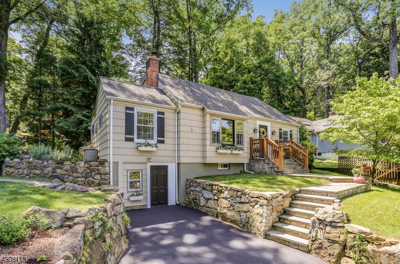 137 Hillside Rd - Photo 1