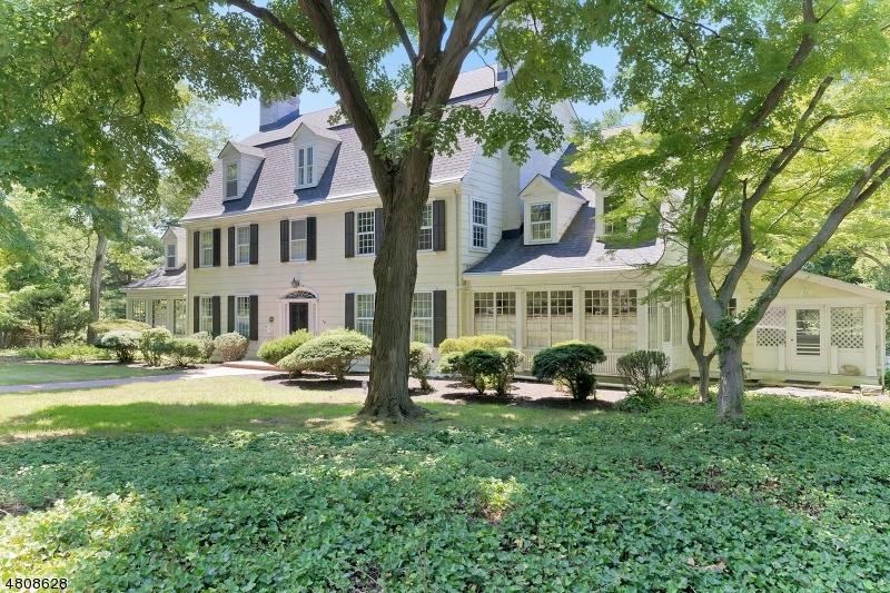 996 Hillside Ave - Photo 1
