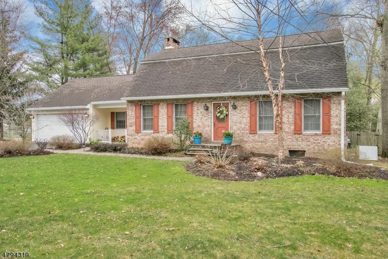 464 Russell Ave - Photo 1