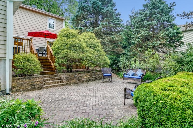 554 Fairmount Ave - Photo 1