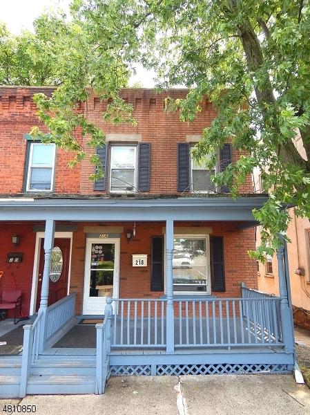 218 E 2Nd St - Photo 1