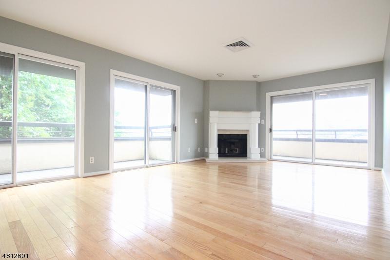 300 Gorge Rd Apt 71 - Photo 1