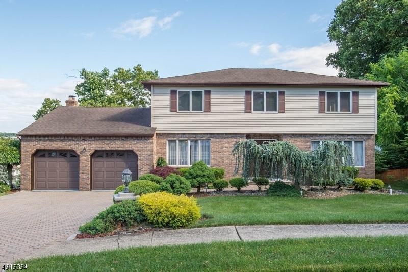 3 Van Allen Ct - Photo 1