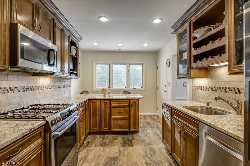 31 Shadowlawn Dr - Photo 1