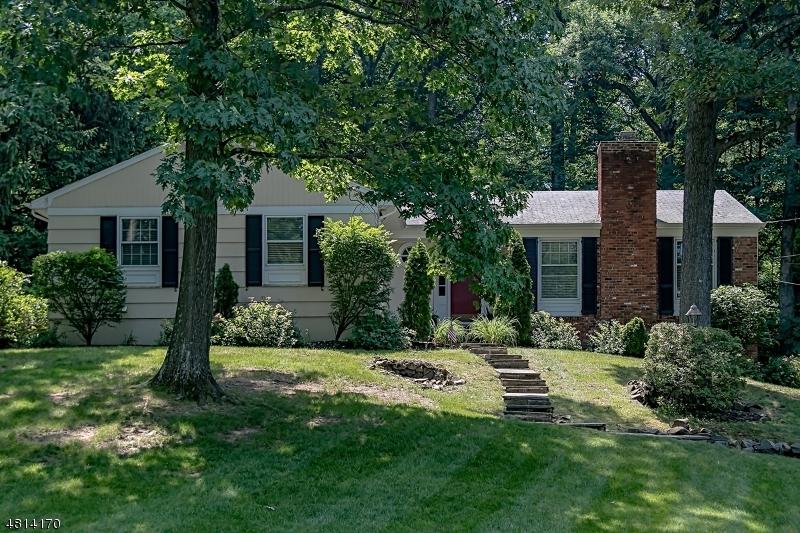 240 Lorraine Dr - Photo 1