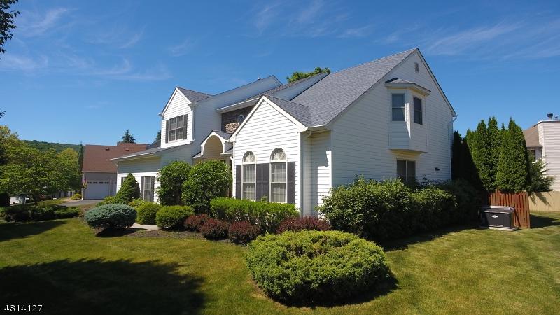 8 Hawthorn Dr - Photo 1