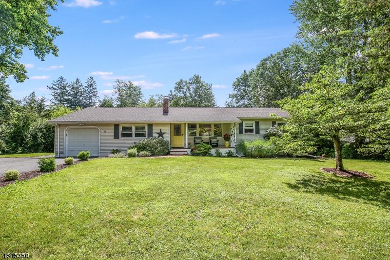 4 Melrose Dr - Photo 1