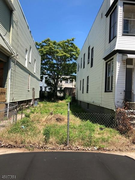 366 Armstrong Ave - Photo 1