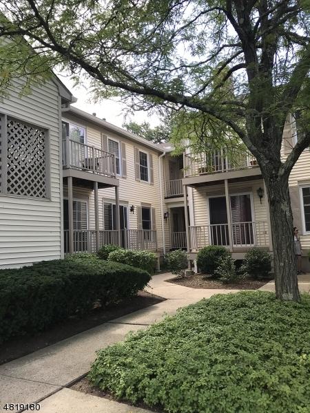 30 Commonwealth Dr - Photo 1