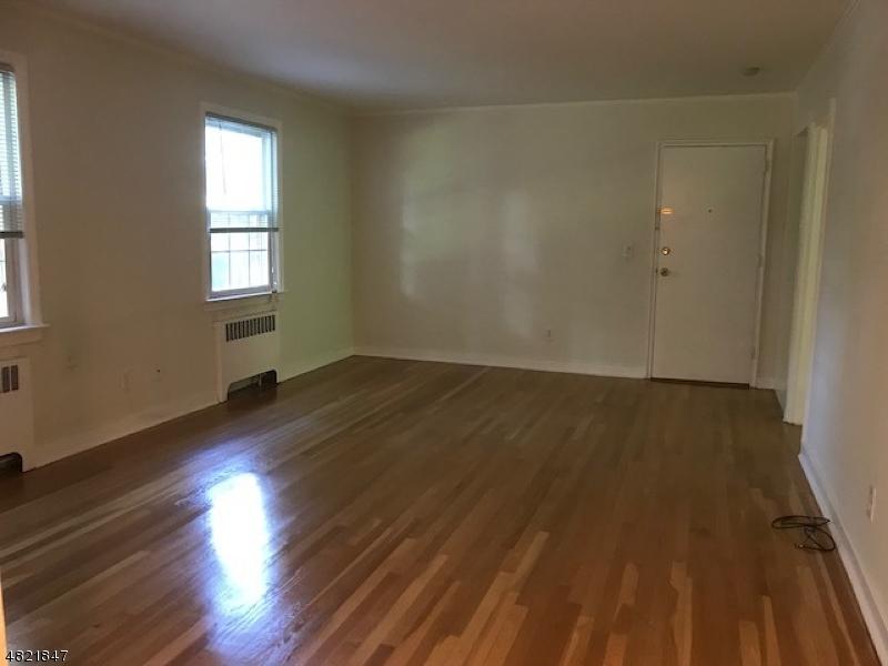 390 Morris Ave Unit 19 - Photo 1