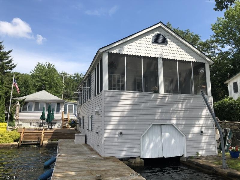 16 Thompson Ln - Photo 1