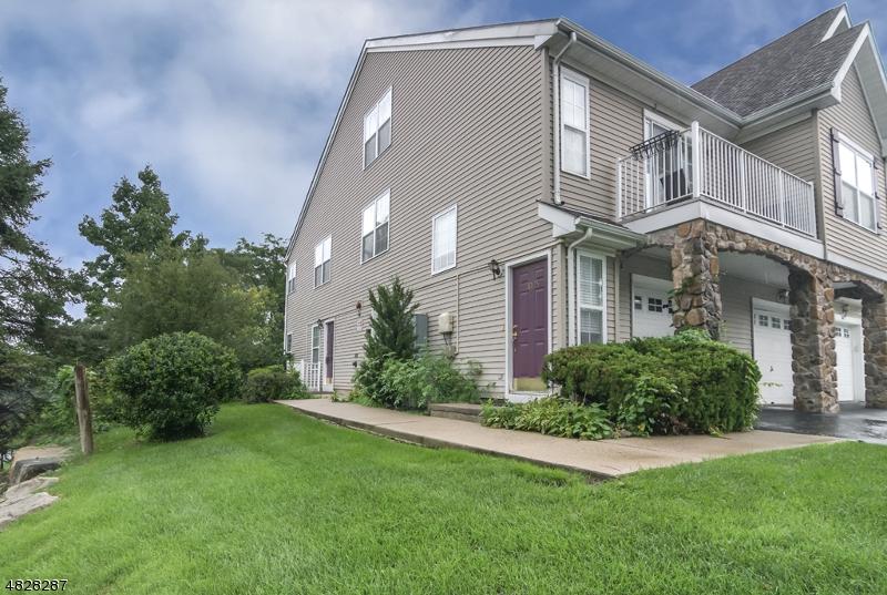 1027 Wendover Ct - Photo 1