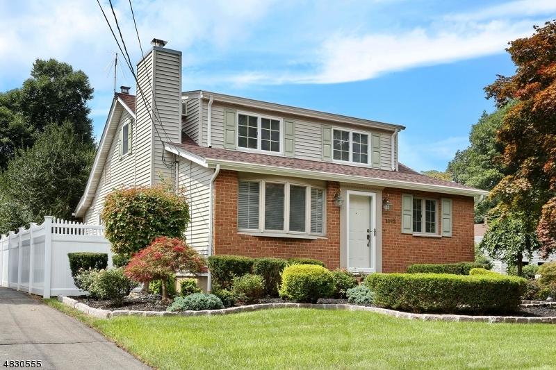 1062 Lafayette Ave - Photo 1